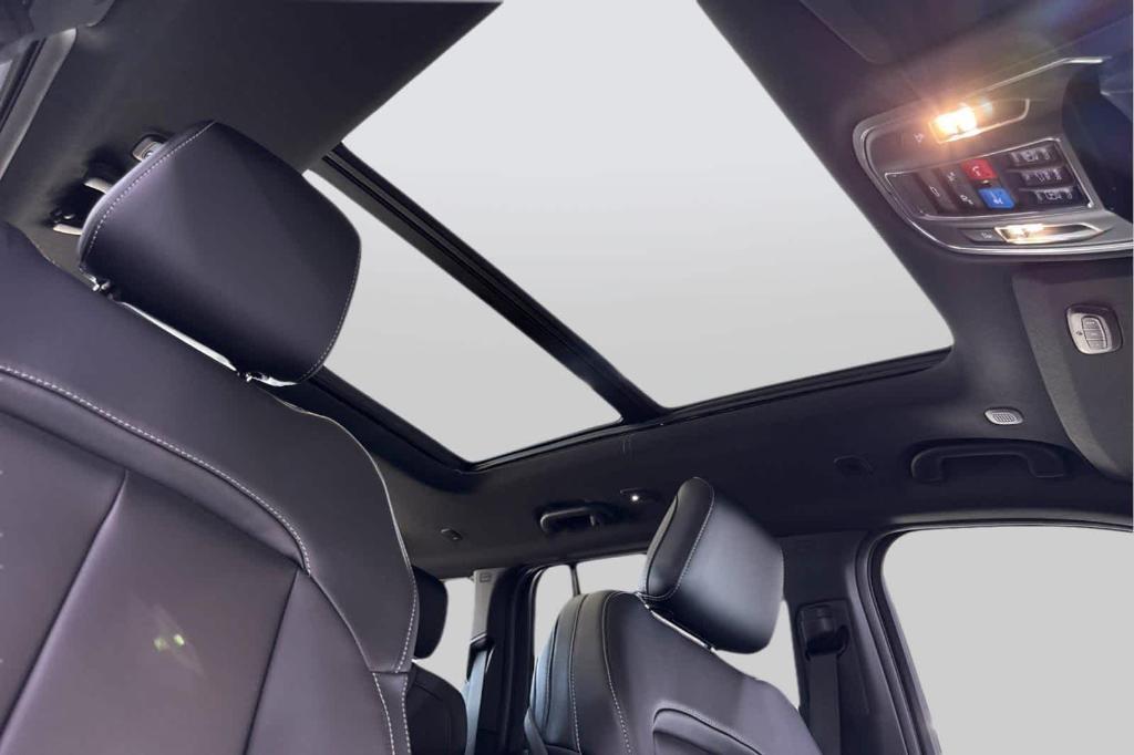 new 2025 Jeep Grand Cherokee car, priced at $45,230