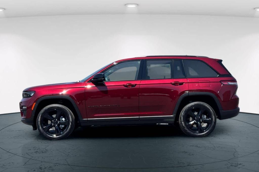 new 2025 Jeep Grand Cherokee car, priced at $45,230