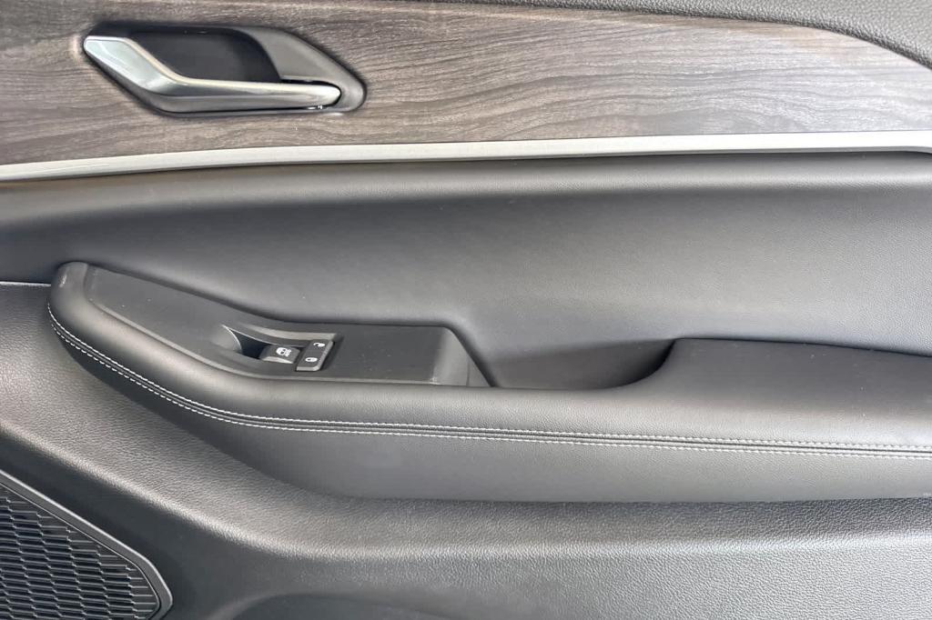new 2025 Jeep Grand Cherokee car, priced at $52,730