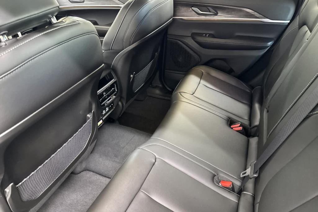new 2025 Jeep Grand Cherokee car, priced at $52,730