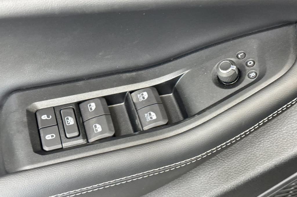 new 2025 Jeep Grand Cherokee car, priced at $52,730