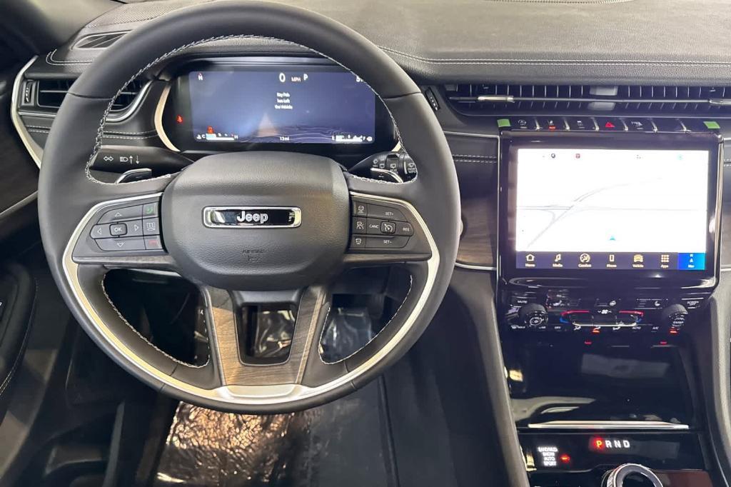 new 2025 Jeep Grand Cherokee car, priced at $52,730