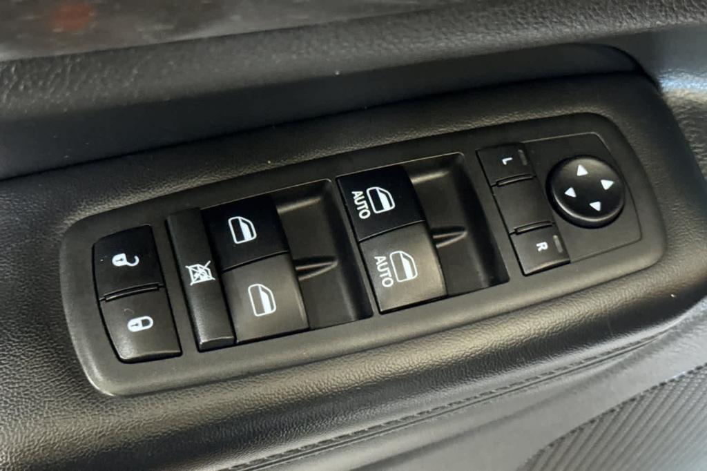 used 2018 Jeep Grand Cherokee car, priced at $14,297