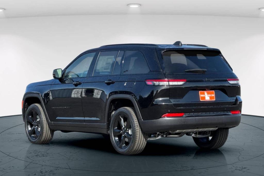 new 2025 Jeep Grand Cherokee car, priced at $45,341