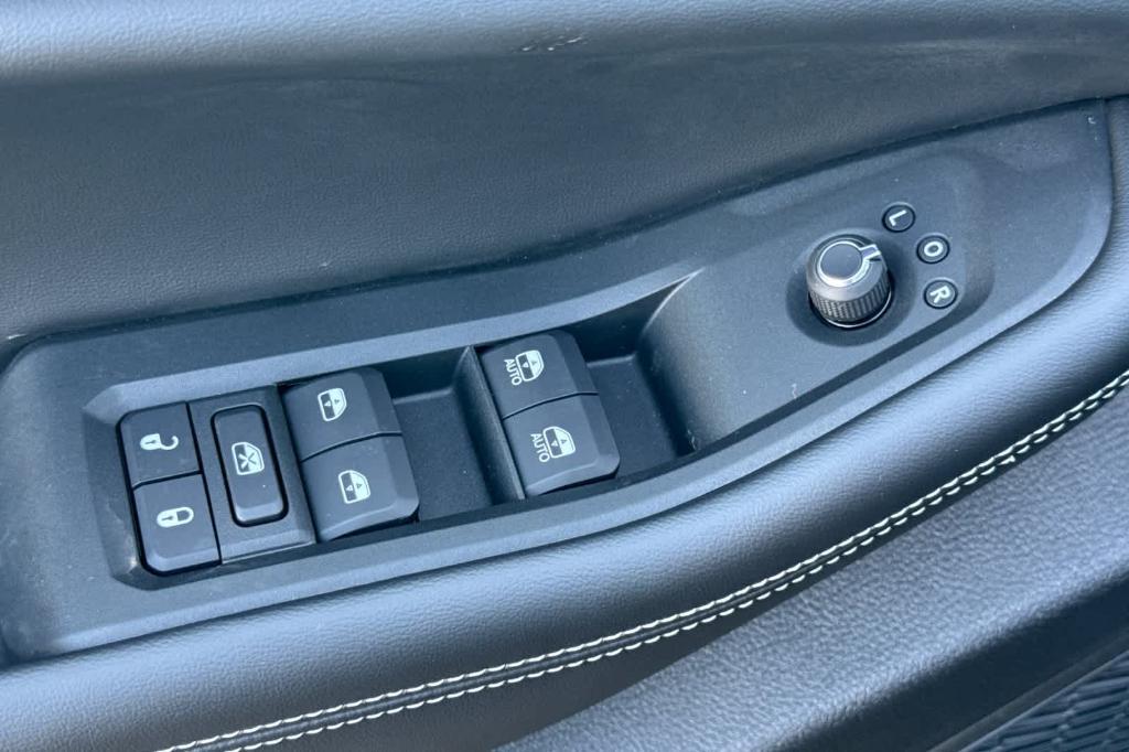 new 2025 Jeep Grand Cherokee car, priced at $45,341