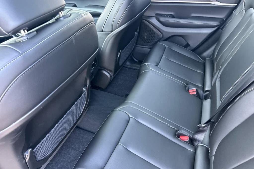 new 2025 Jeep Grand Cherokee car, priced at $45,341