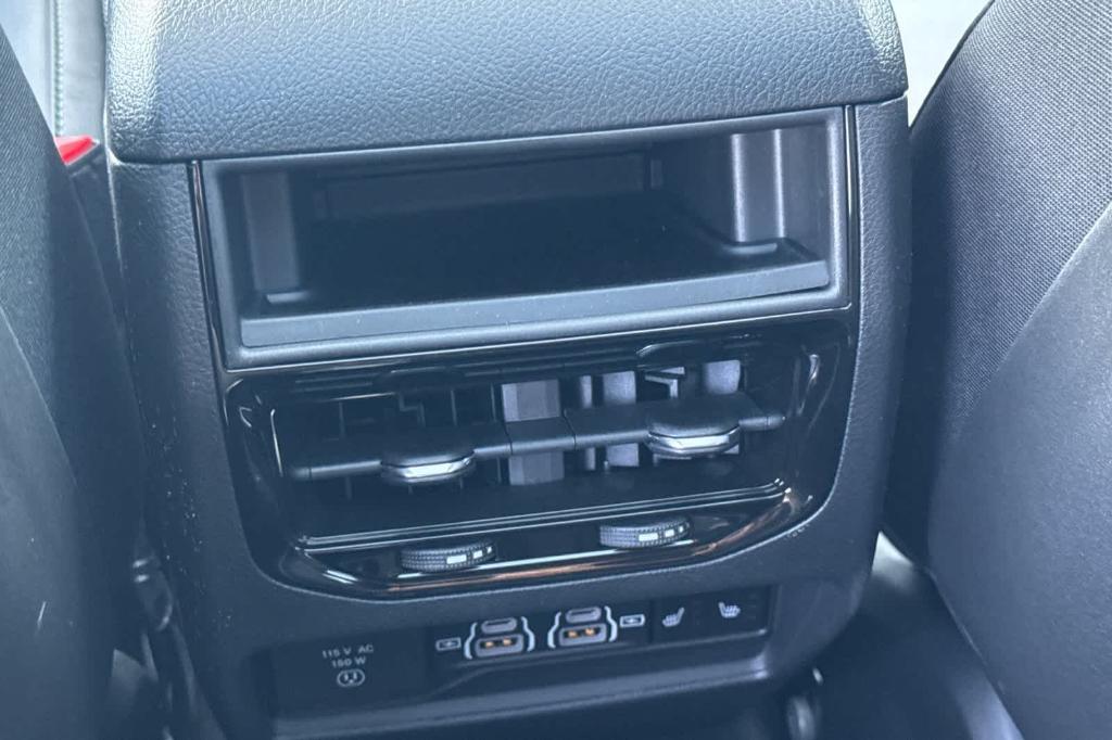 new 2025 Jeep Grand Cherokee car, priced at $45,341