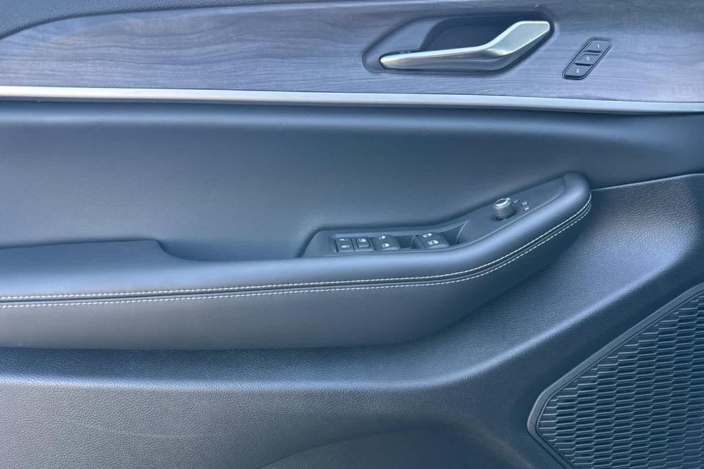 new 2025 Jeep Grand Cherokee car, priced at $45,341