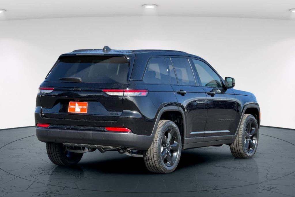 new 2025 Jeep Grand Cherokee car, priced at $45,341