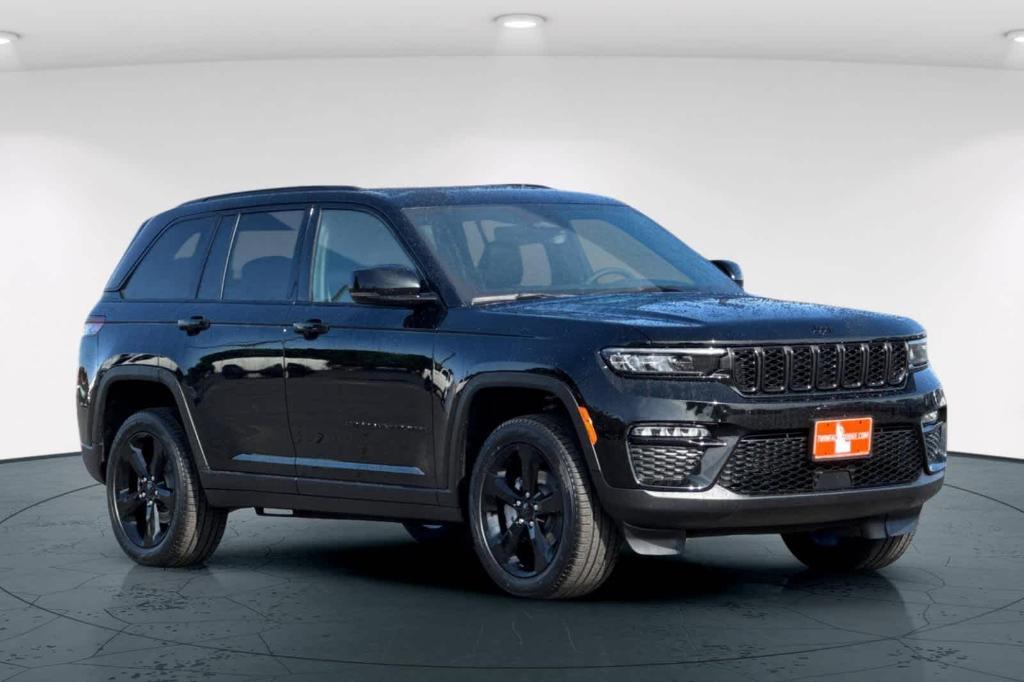 new 2025 Jeep Grand Cherokee car, priced at $45,341
