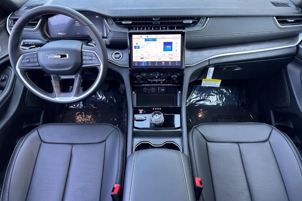 new 2025 Jeep Grand Cherokee car, priced at $47,333