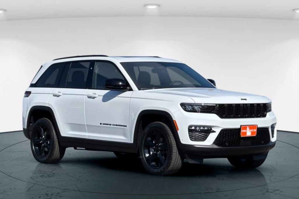 new 2025 Jeep Grand Cherokee car, priced at $47,333