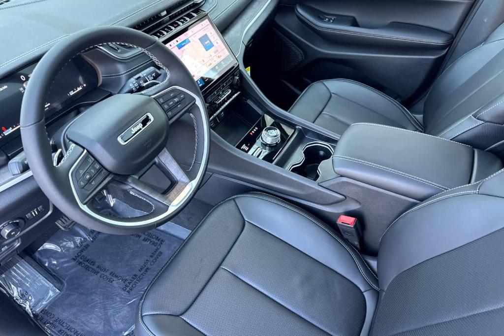 new 2025 Jeep Grand Cherokee car, priced at $47,333