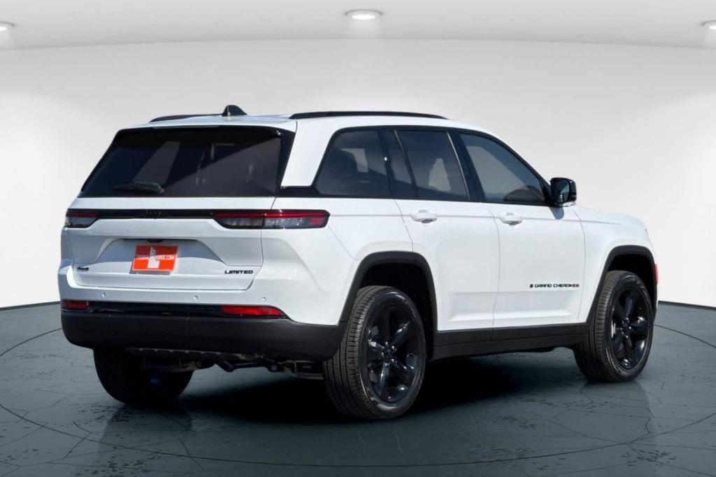 new 2025 Jeep Grand Cherokee car, priced at $47,333