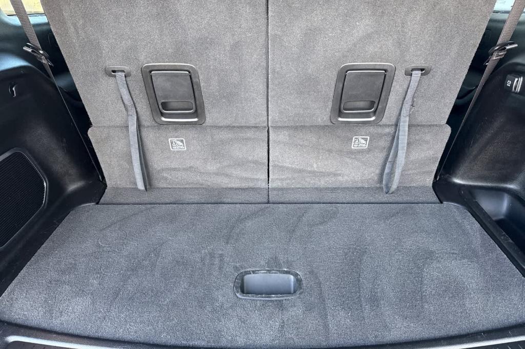 used 2022 Jeep Grand Cherokee L car, priced at $33,990