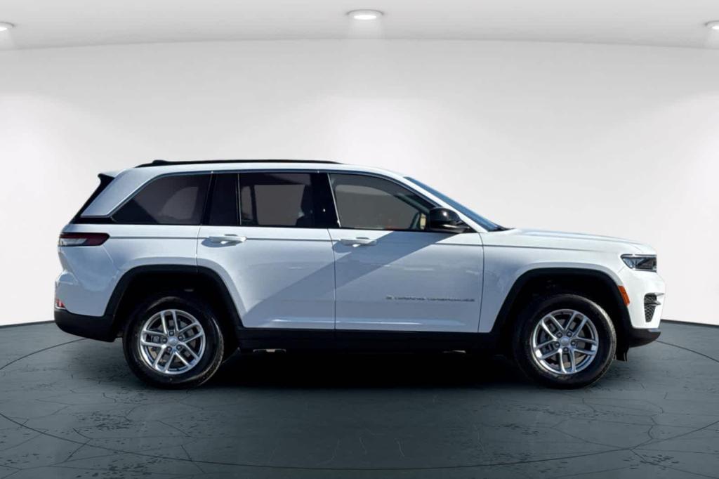new 2025 Jeep Grand Cherokee car, priced at $39,747