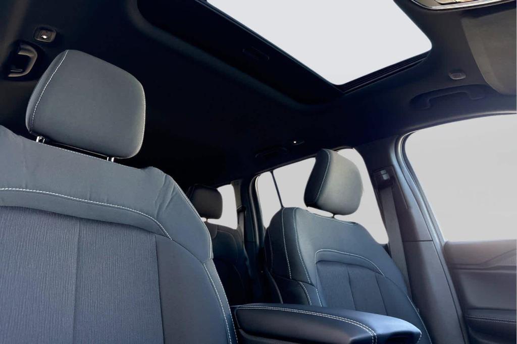 new 2025 Jeep Grand Cherokee car, priced at $39,747