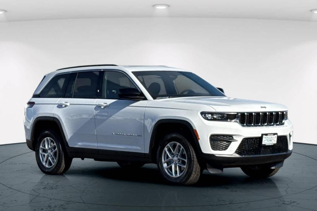 new 2025 Jeep Grand Cherokee car, priced at $39,747