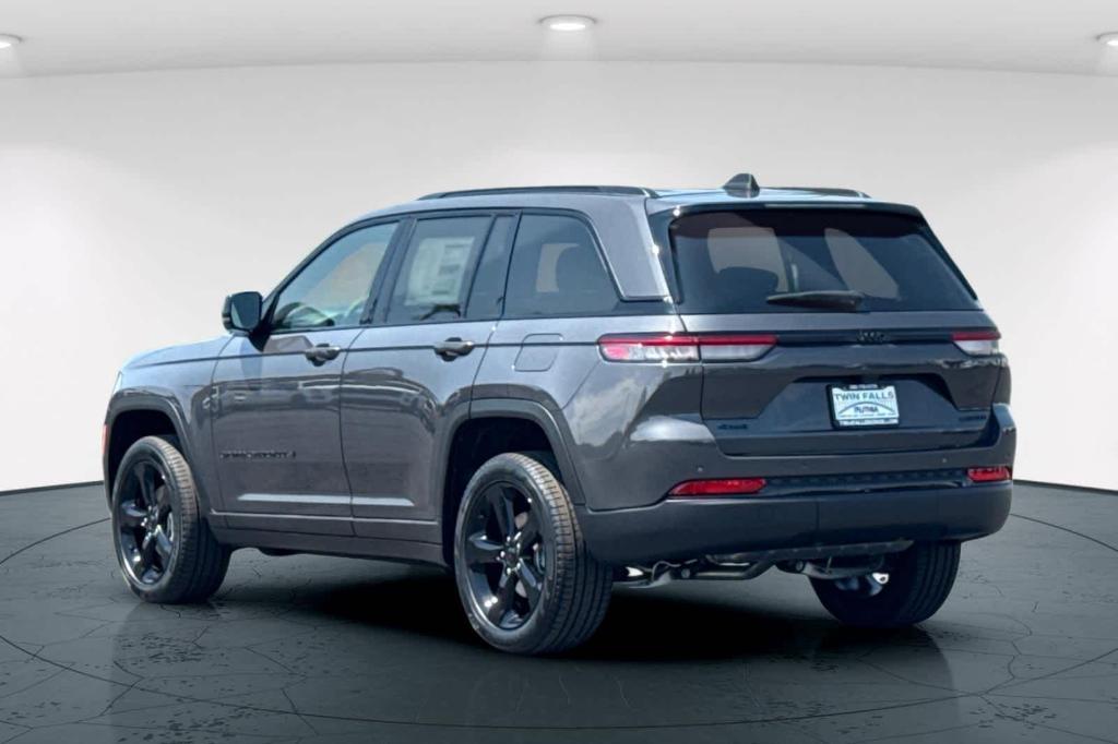 new 2025 Jeep Grand Cherokee car, priced at $42,980