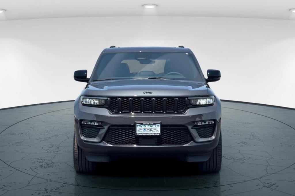 new 2025 Jeep Grand Cherokee car, priced at $42,980