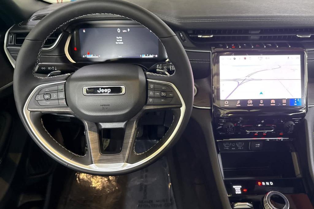 new 2025 Jeep Grand Cherokee car, priced at $42,980