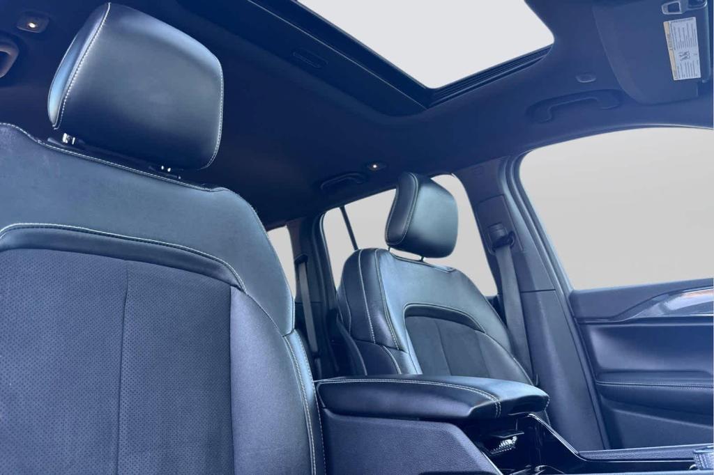 used 2023 Jeep Grand Cherokee car, priced at $32,997