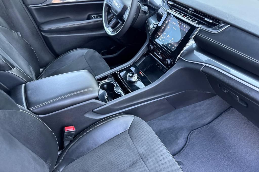 used 2023 Jeep Grand Cherokee car, priced at $32,997