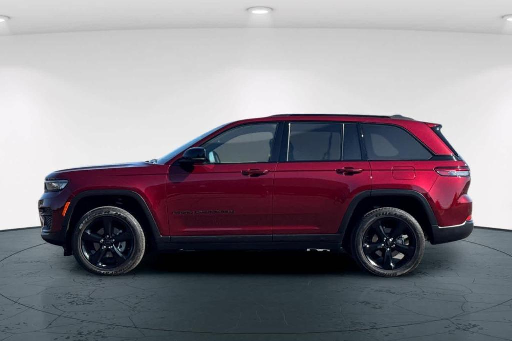 used 2023 Jeep Grand Cherokee car, priced at $32,997