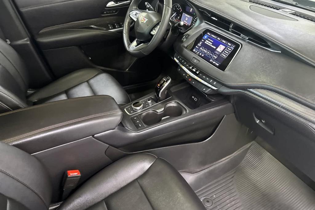 used 2022 Cadillac XT4 car, priced at $30,997