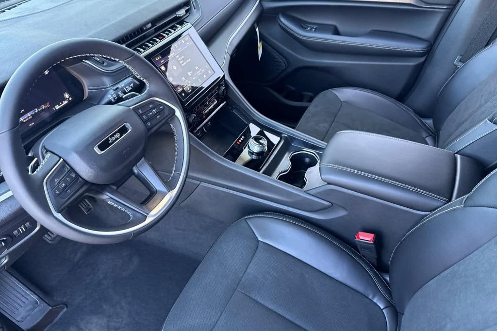 new 2025 Jeep Grand Cherokee L car, priced at $43,870