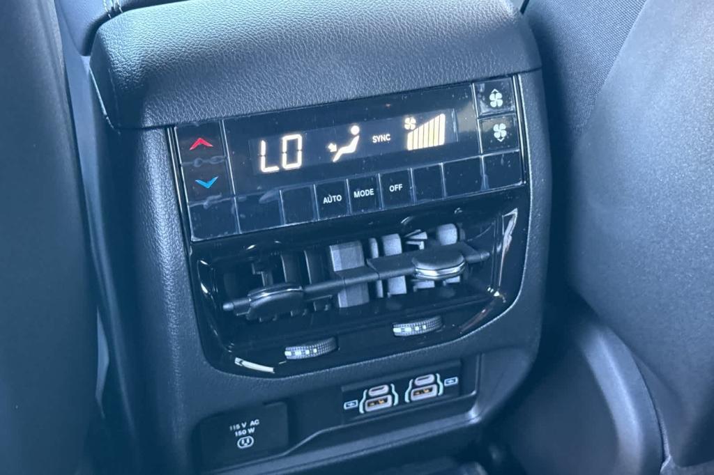 new 2025 Jeep Grand Cherokee L car, priced at $43,870