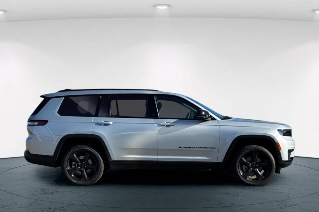 new 2025 Jeep Grand Cherokee L car, priced at $47,670