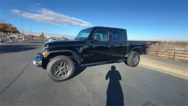 new 2024 Jeep Gladiator car, priced at $42,387