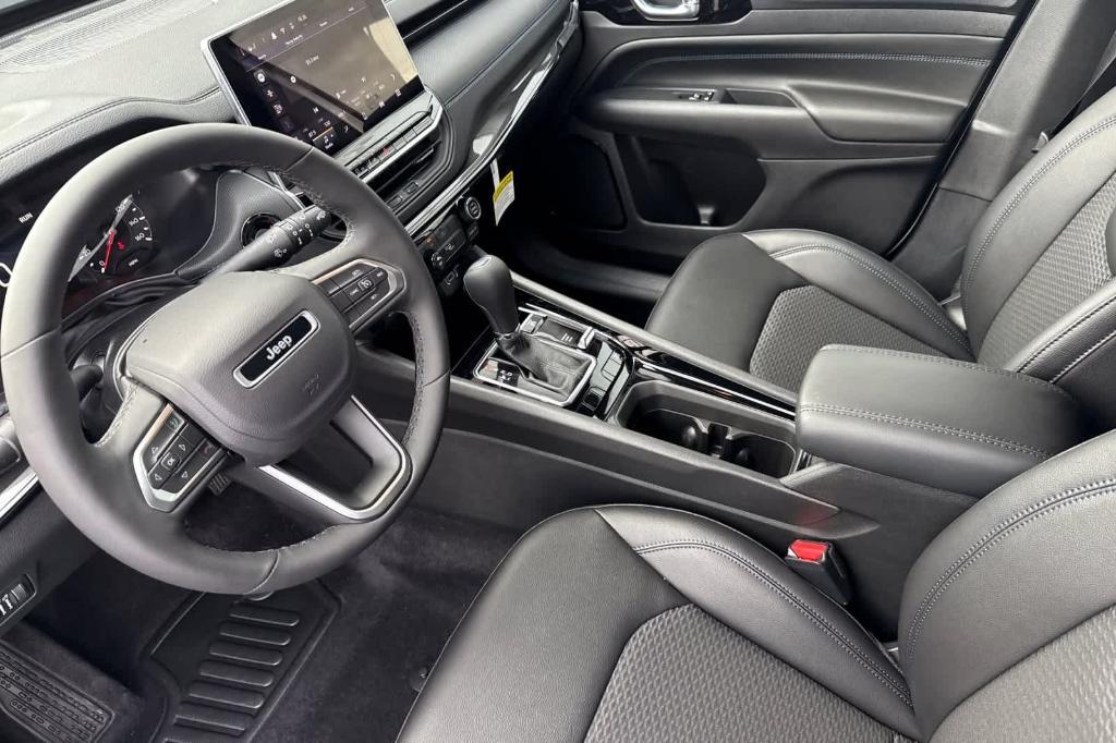 new 2026 Jeep Compass car, priced at $31,997