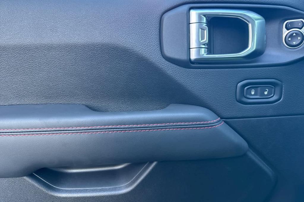 new 2025 Jeep Wrangler car, priced at $60,420