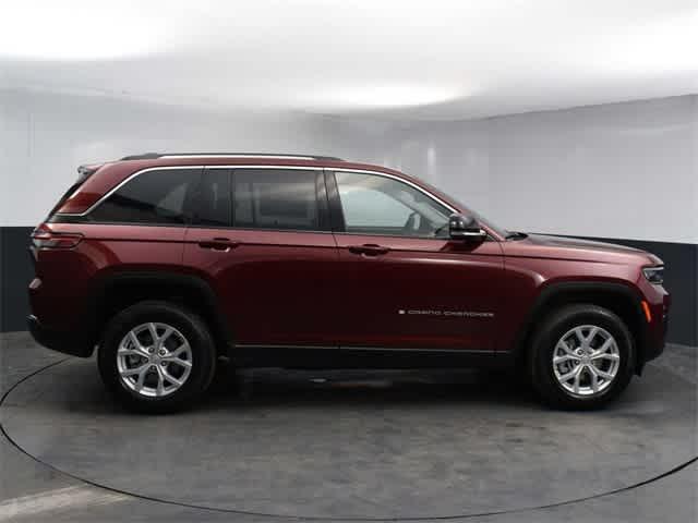 new 2024 Jeep Grand Cherokee car, priced at $49,030