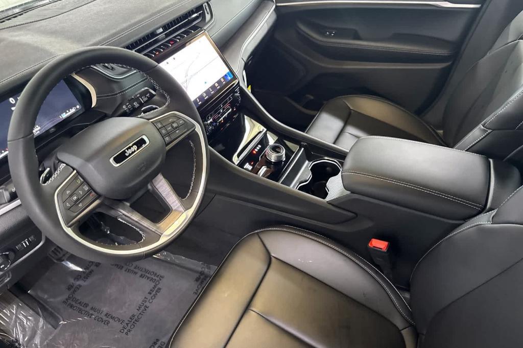 new 2025 Jeep Grand Cherokee car, priced at $44,747