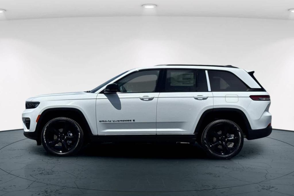 new 2025 Jeep Grand Cherokee car, priced at $44,747