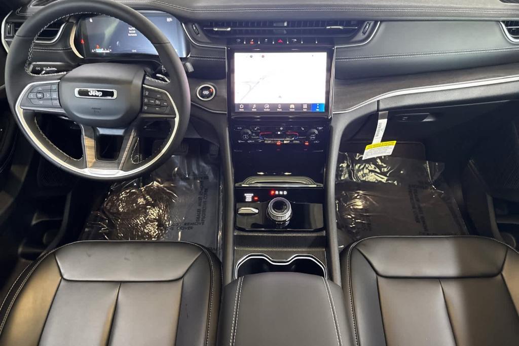 new 2025 Jeep Grand Cherokee car, priced at $44,747