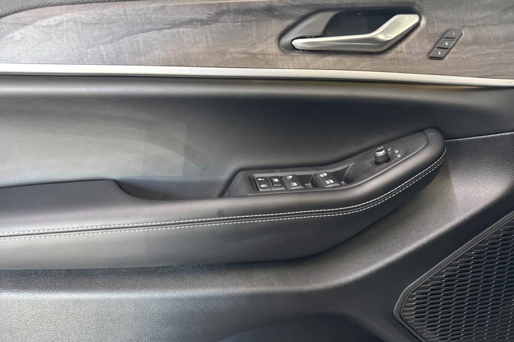 new 2025 Jeep Grand Cherokee car, priced at $44,747