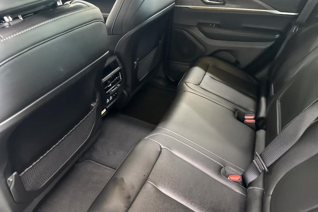new 2025 Jeep Grand Cherokee car, priced at $44,747