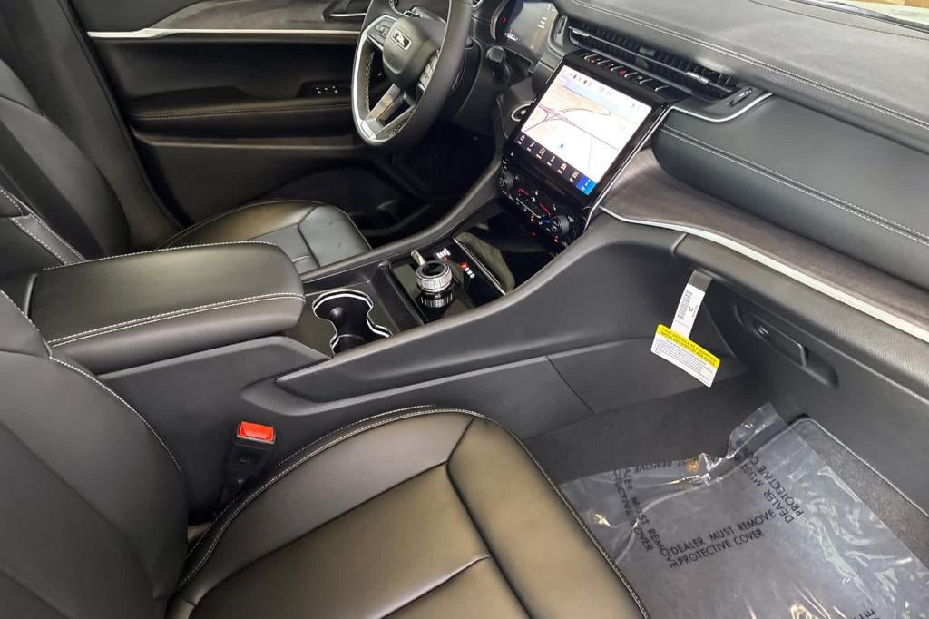 new 2025 Jeep Grand Cherokee car, priced at $44,747