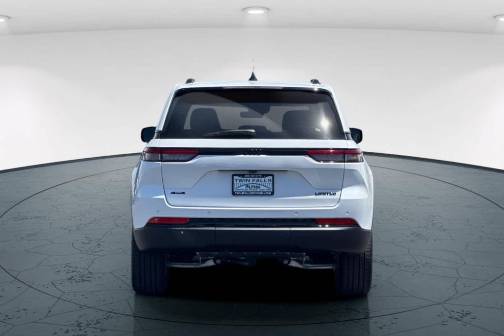 new 2025 Jeep Grand Cherokee car, priced at $44,747