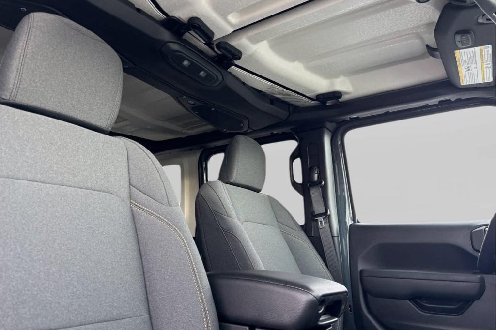 new 2025 Jeep Wrangler car, priced at $50,970