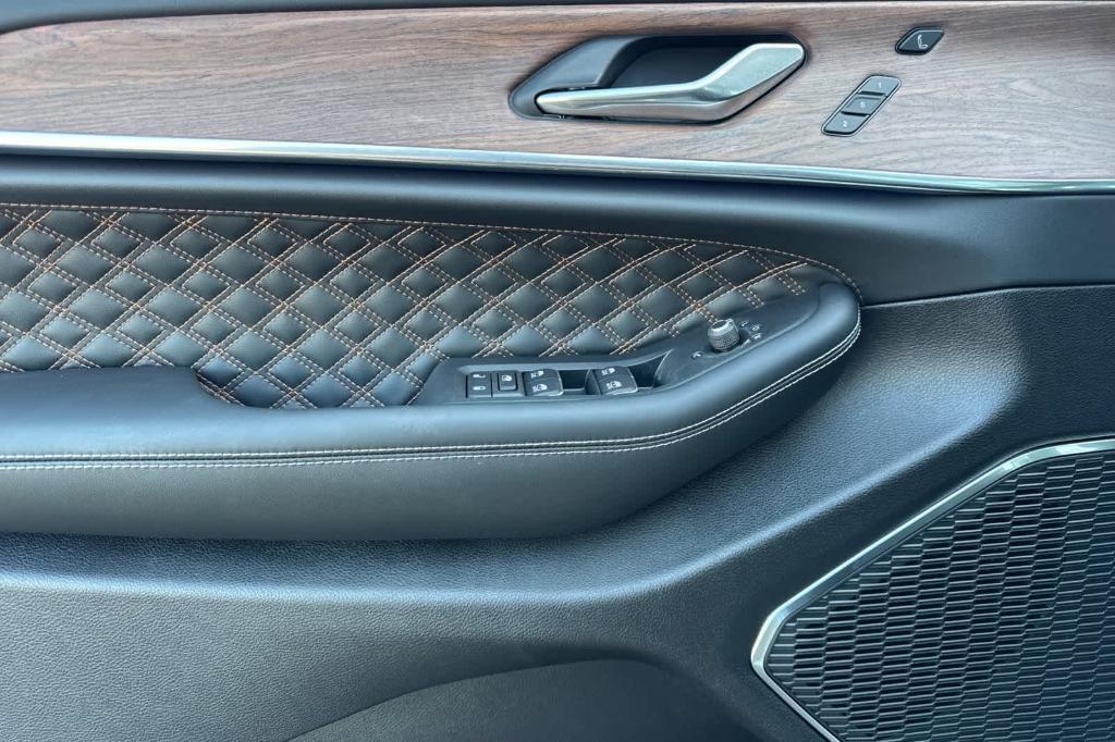 new 2025 Jeep Grand Cherokee car, priced at $55,897