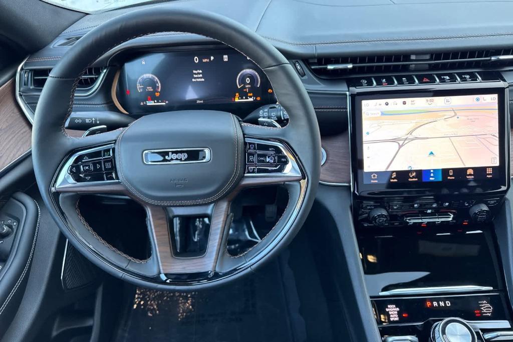 new 2025 Jeep Grand Cherokee car, priced at $55,897