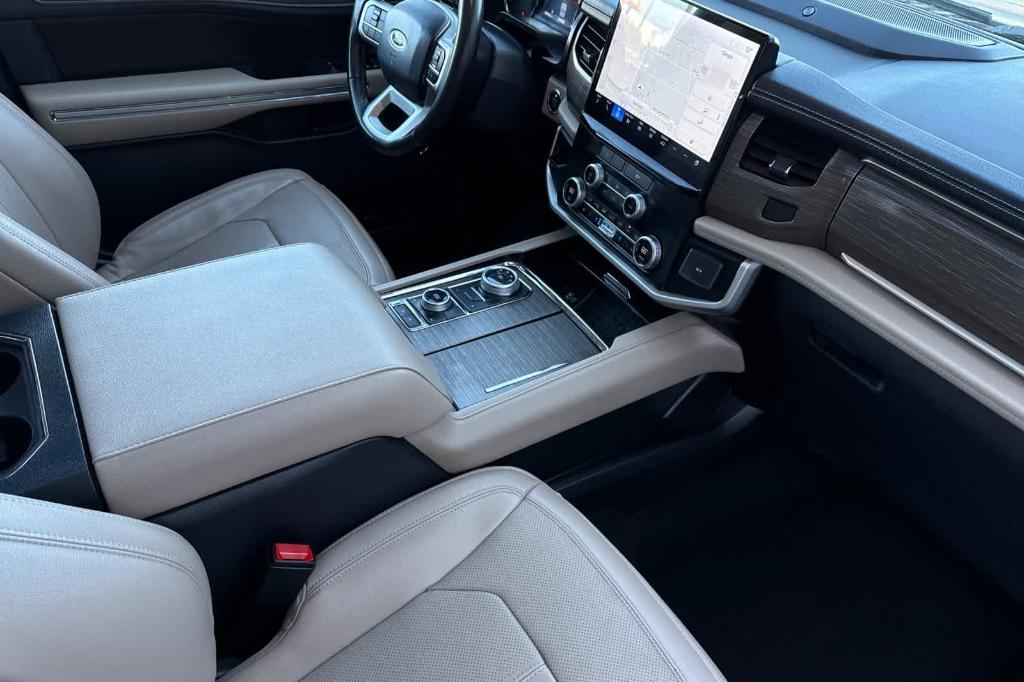 used 2023 Ford Expedition car, priced at $43,997