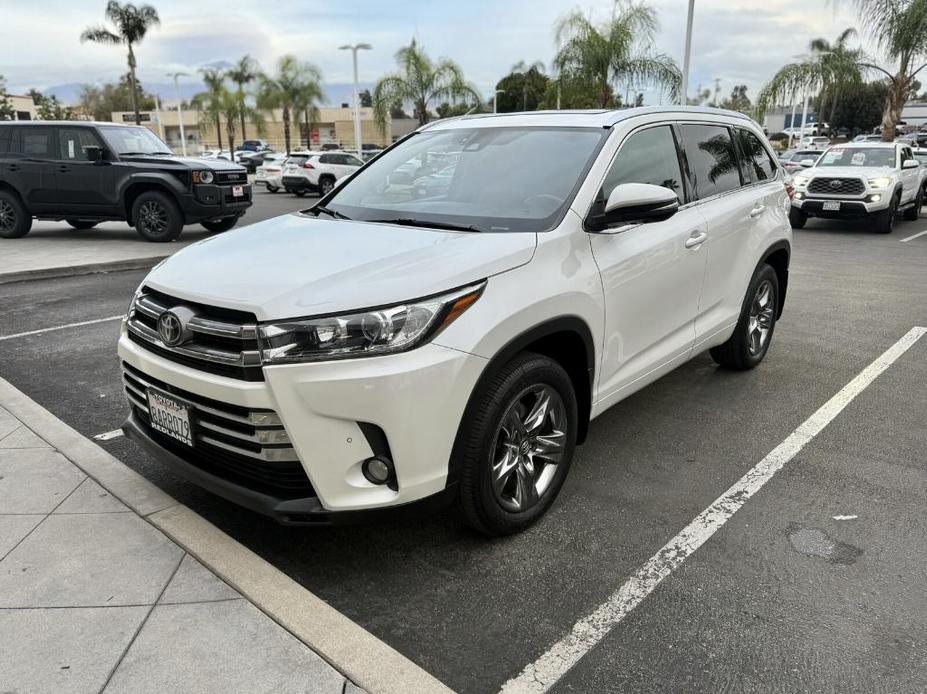 used 2017 Toyota Highlander car