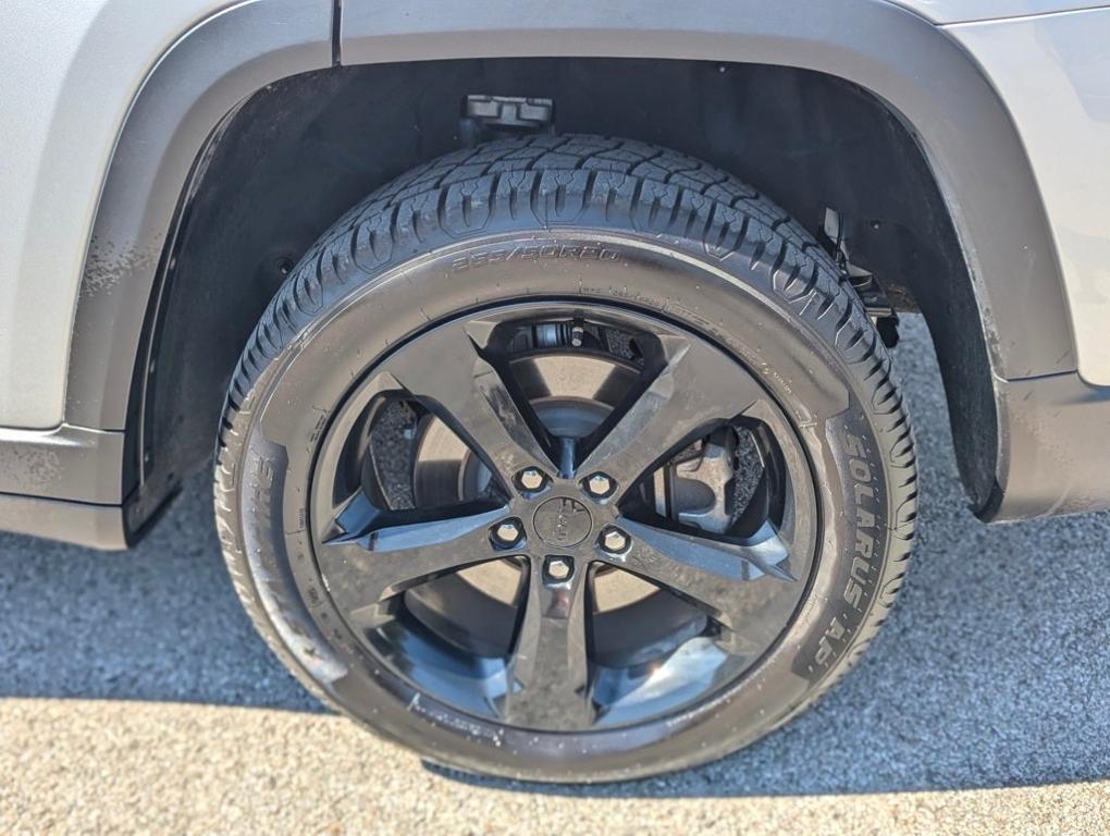 used 2023 Jeep Grand Cherokee L car, priced at $29,995