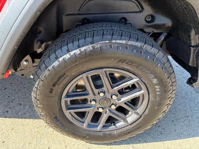 new 2025 Jeep Wrangler car, priced at $40,377